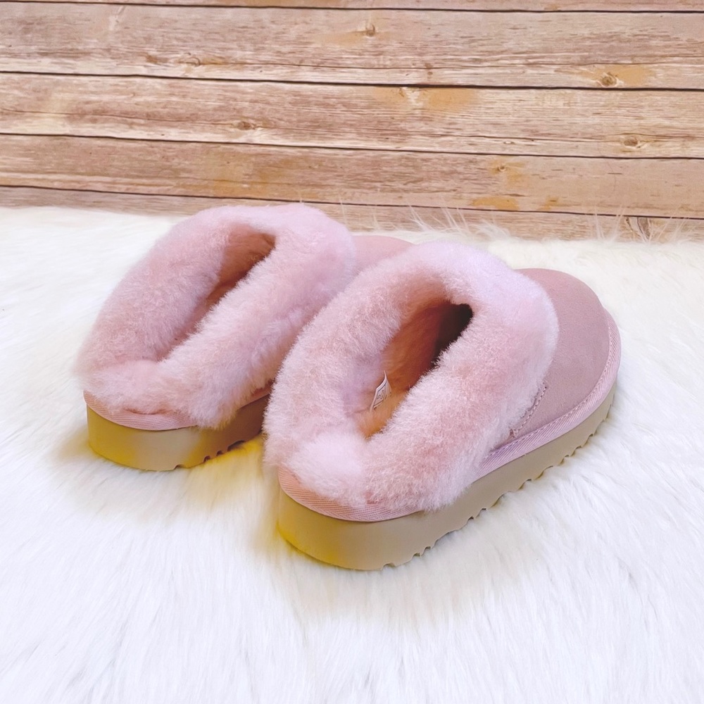 UGG Cluggette Slippers For Outdoor/Indoor Use - Picture 4 of 7